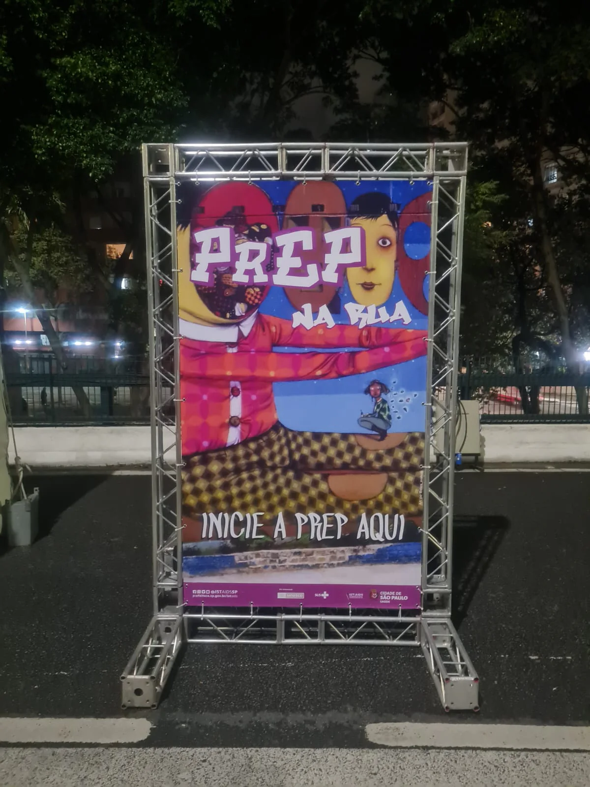 Backdrop em alumínio montado pela R2R Eventos — foto 1